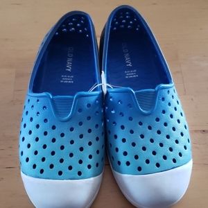 Old Navy boys shoes size 11